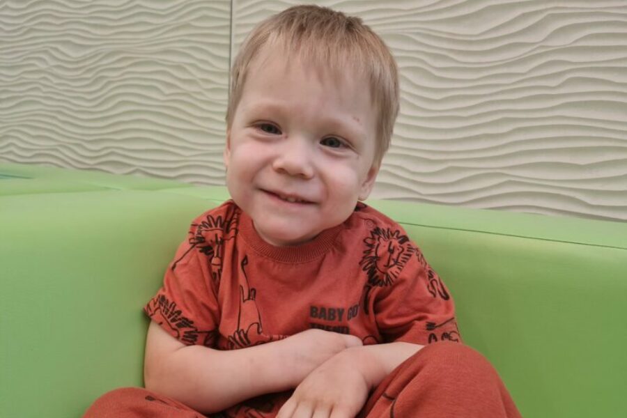 Трехлетнему Артему Агафонову с диагнозом ДЦП требуется дорогостоящее лечение