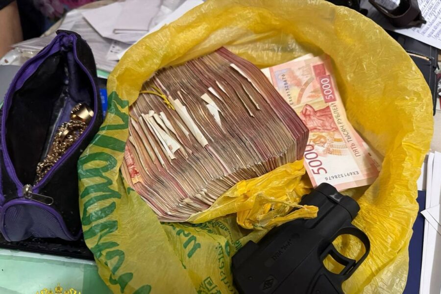 11 человек задержаны за крупное мошенничество у бойцов СВО в Новосибирской области