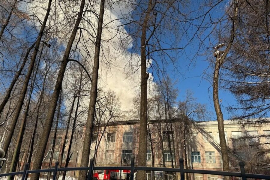 СК назвал предварительную причину возгорания в педколледже в Новосибирске