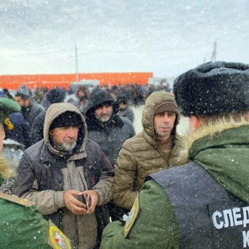 Мигрант с ВИЧ-инфекцией забаррикадировался от новосибирских силовиков в туалете