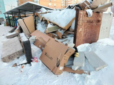 Новосибирцы жалуются на переполненные площадки для крупногабаритного мусора