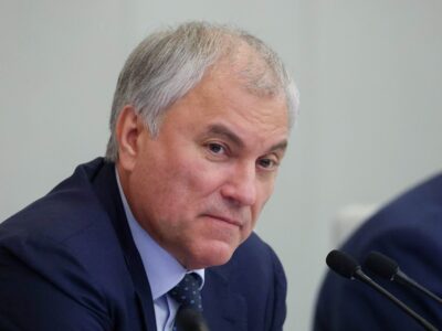 Законопроект о крестах на Государственном гербе России одобрен в первом чтении