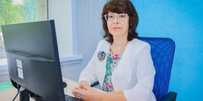 Заведующая кафедрой геометрии и методики обучения математике ИФМИТО НГПУ Евгения Яровая