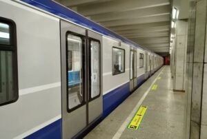Проезд в метро Новосибирска подорожает сразу на восемь рублей