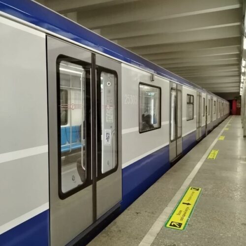 Проезд в метро Новосибирска подорожает сразу на восемь рублей