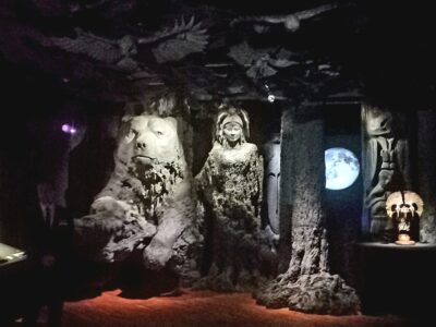 В Новосибирске проходит выставка, обустроенная по драматургии сна