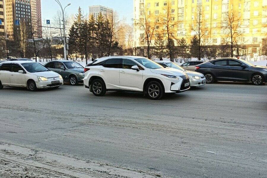 Новосибирские таксисты присоединились к российской «тихой забастовке»