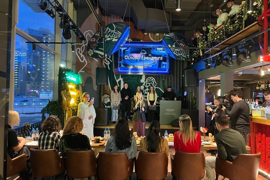 ИИ вместо творчества: проекты новосибирских студентов оценили эксперты рынка HoReCa