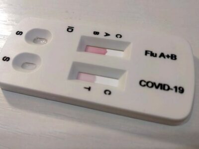 «Никто не ждал вирус так рано»: жители Новосибирска скупают подорожавшие тесты для диагностики гриппа и ковида