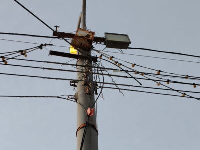 Сети «черных провайдеров» срежут с опор на Димитровском мосту Новосибирска