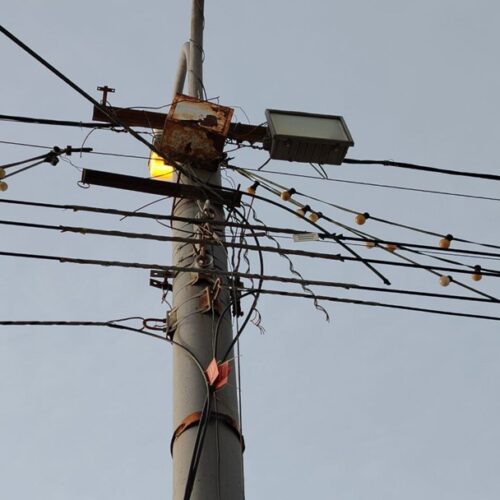 Сети «черных провайдеров» срежут с опор на Димитровском мосту Новосибирска