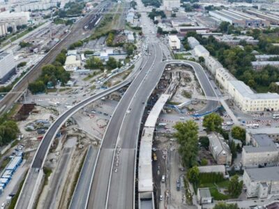 Эстакада четвертого моста проходит рядом с окнами новосибирцев