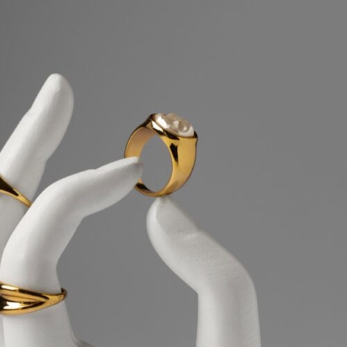 На ювелирные украшения новосибирцы потратили пять миллиардов рублей