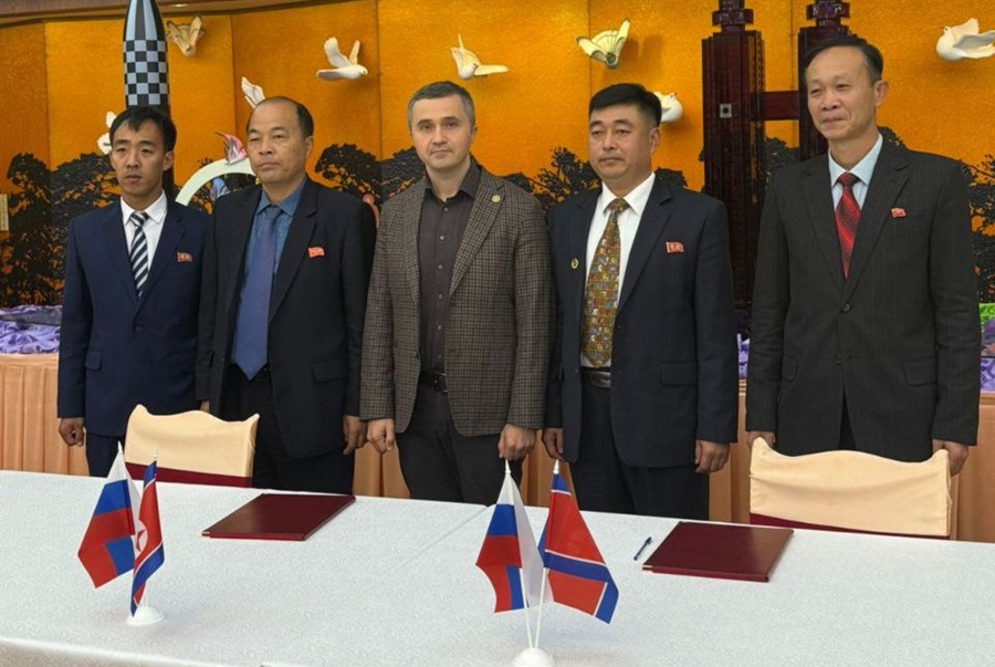 Все бизнес-действия в стране необходимо согласовывать с органами партийного контроля