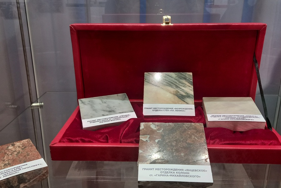 На выставке представлено более сотни экспонатов.