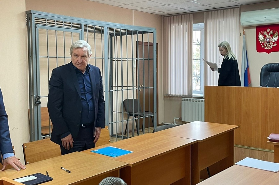 В ноябре суд вынес приговор экс-руководителю областной инспекции Госстройнадзор Алексею Нечунаеву.