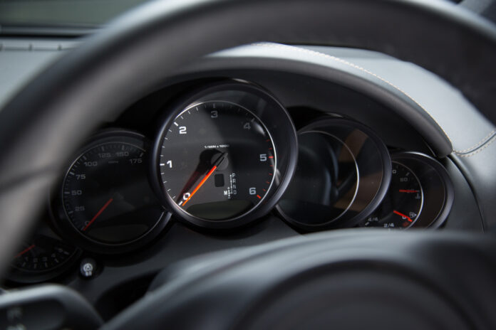 Более миллиона рублей взыскали с жительницы Новосибирска за неоплаченный утильсбор