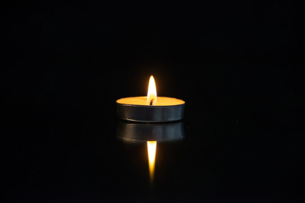 Переплачивают до 500 тысяч: около 60% новосибирцев пользуются услугами «чёрных» ритуальных агентов