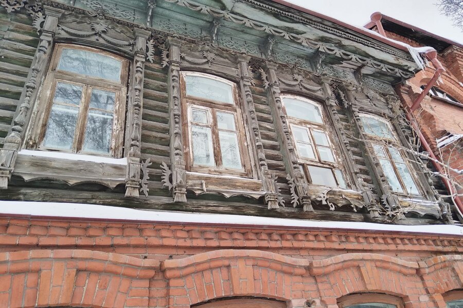 Инская, 65. Наличники