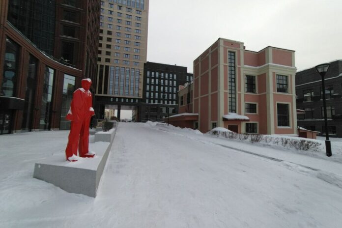 «Десятилетиями объекты стоят и разваливаются»: в Новосибирске эксперты рассказали о судьбе старых зданий на Инской
