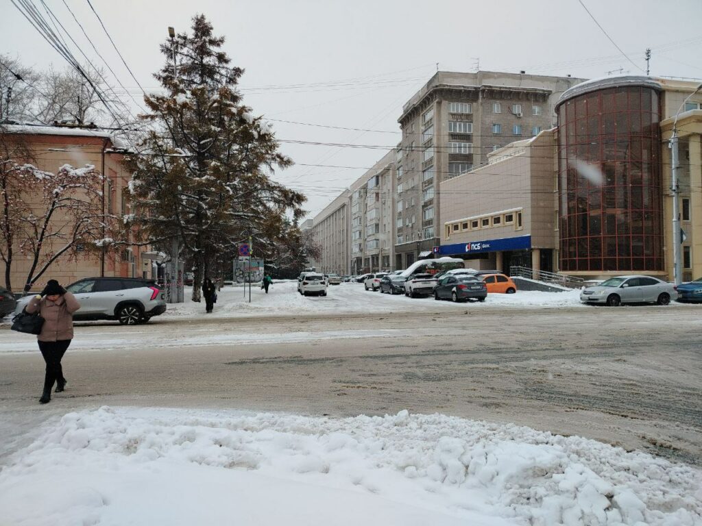 В Новосибирске за две недели января из-за гололёда пострадали более 200 человек