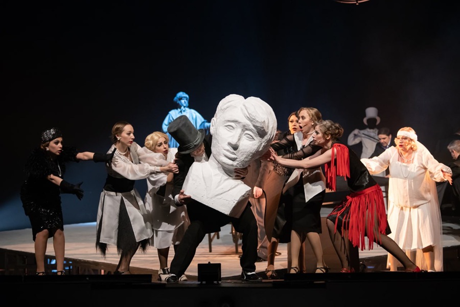 Ощущение самой страшной карусели в адском луна-парке обрывает сам Есенин