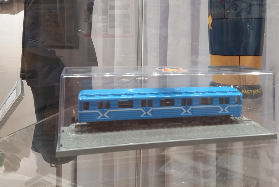 Вагончик метро в формате знаменитой железнодорожной игрушки PIKO, мечты всех мальчиков СССР от 4 до 70 годиков