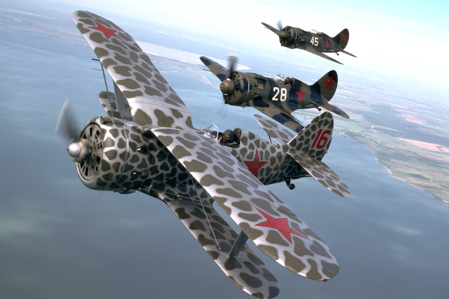 Самолеты в небе