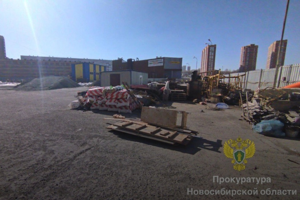 В октябре 2025-го в суд поступило дело еще одного чиновника мэрии – замначальника департамента мэрии Новосибирска Вячеслава Зарубина, который обвиняется в злоупотреблении должностными полномочиями на сумму свыше 74 млн рублей