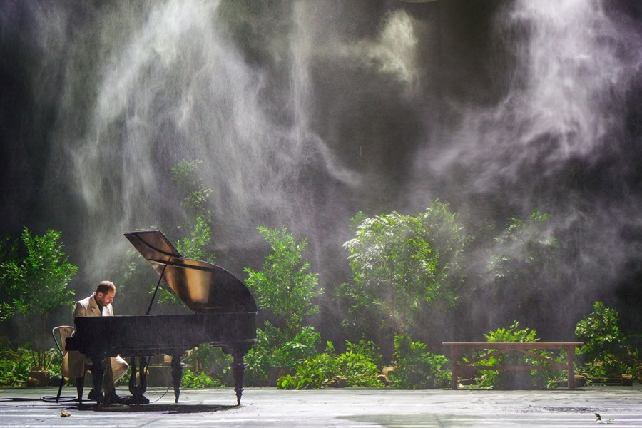 «Дядя Ваня» — «дембельский аккорд» долгого XIX века — реально очень плотного, очень многолюдного и многостильного столетия русской культуры