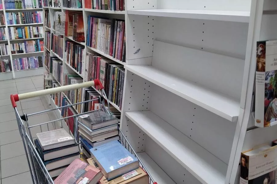 Из новосибирских магазинов после решения суда исчезли книги писателя Бакмана