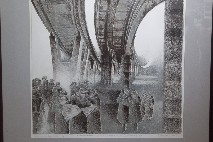 В диалоге с документами, фотографиями и реликвиями состоят произведения живописи и графики