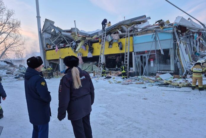 Обрушившийся магазин в Новосибирске был самовольной постройкой Обрушившийся магазин в Новосибирске был самовольной постройкой