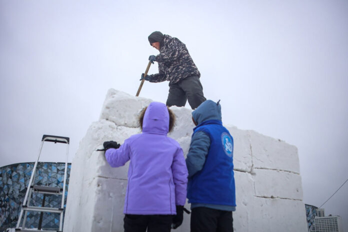 Фестиваль снежной скульптуры