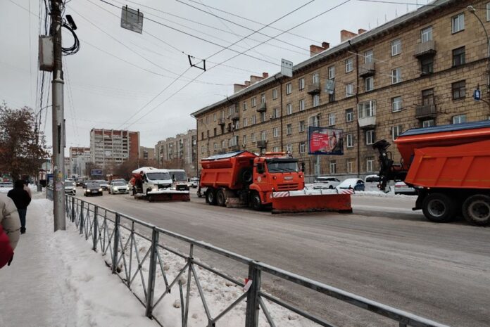 Мэрия Новосибирска пока больше не планирует обновлять парк дорожной техники Мэрия Новосибирска пока больше не планирует обновлять парк дорожной техники