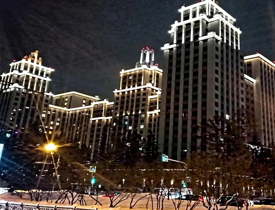 хрустально-золотистые ярусы «Нобеля» — зрелище, сильное даже для пресыщенных гостей из обеих столиц