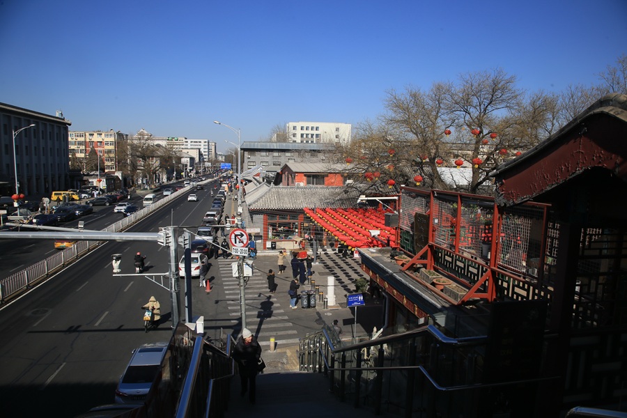 Главная проблема в онлайн-картах — иногда очень трудно найти нужное место, потому что на разных картах одно и то же место на латинице или на русском будет называться по-разному