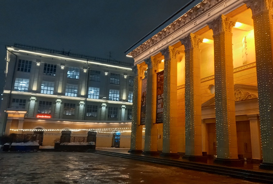 красавица «Победа» подсвечена довольно простым спектром, но результативность — на стопятьсот!