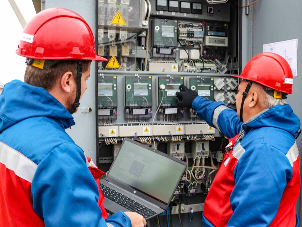 460 фактов незаконного потребления электроэнергии пресекли в Новосибирске