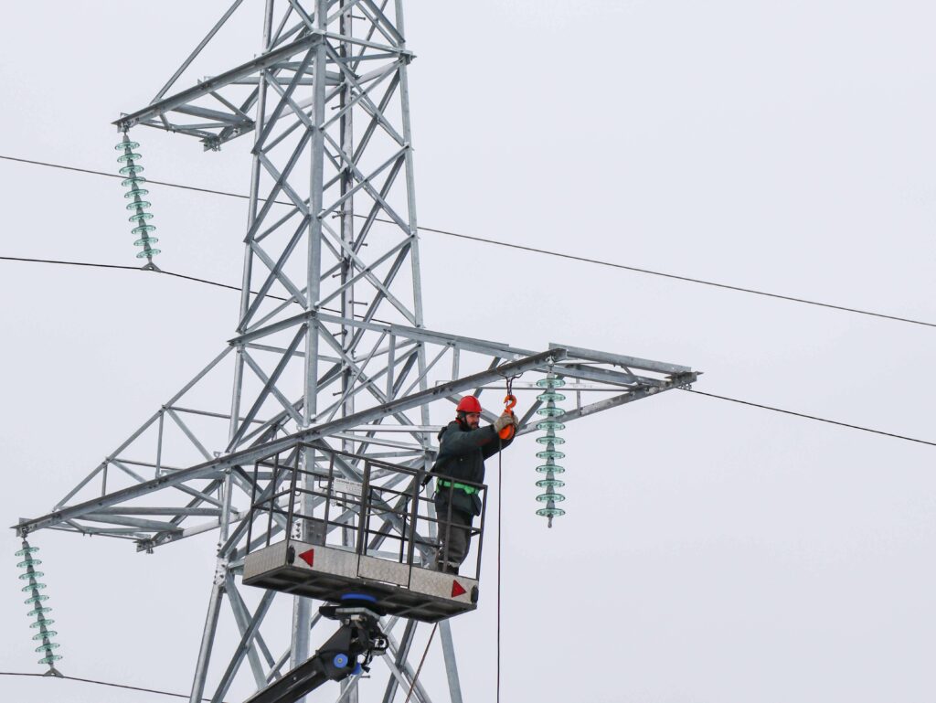 Новосибирские энергетики начали ремонтную кампанию 2026 года