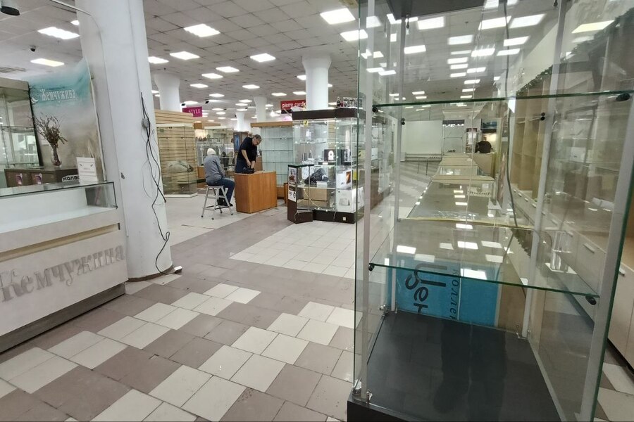 Пустые витрины