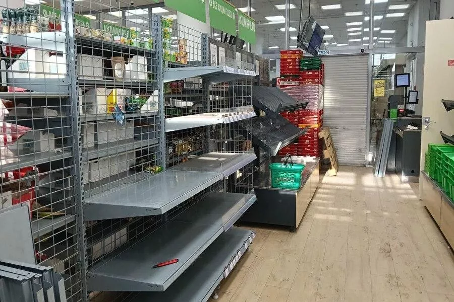 С полок убрали товар