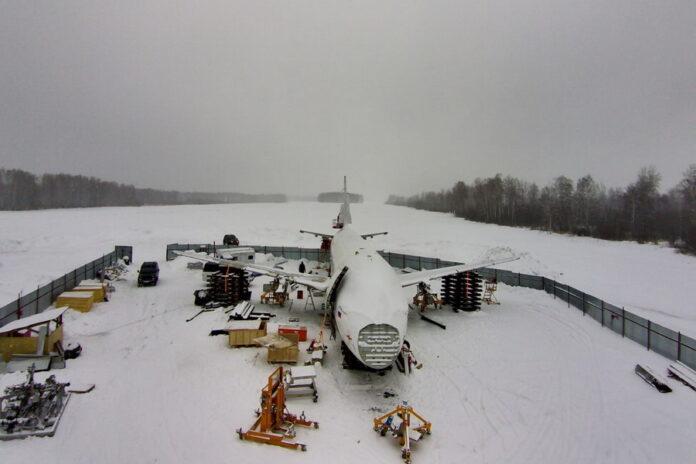Пассажиры самолёта, севшего в поле под Новосибирском, обратились к президенту России