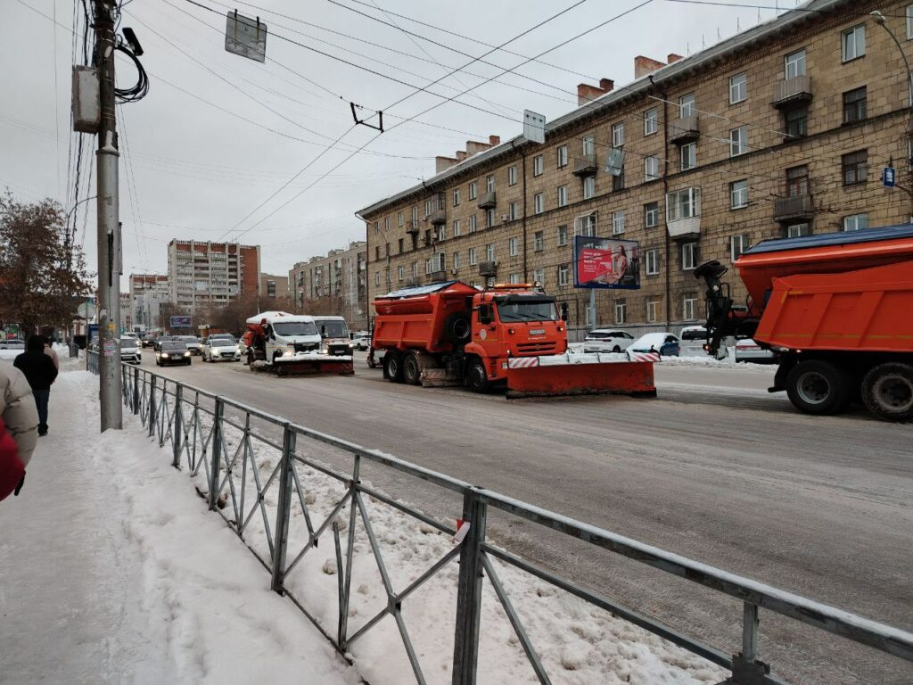 С улиц Новосибирска вывезли рекордное количество снега