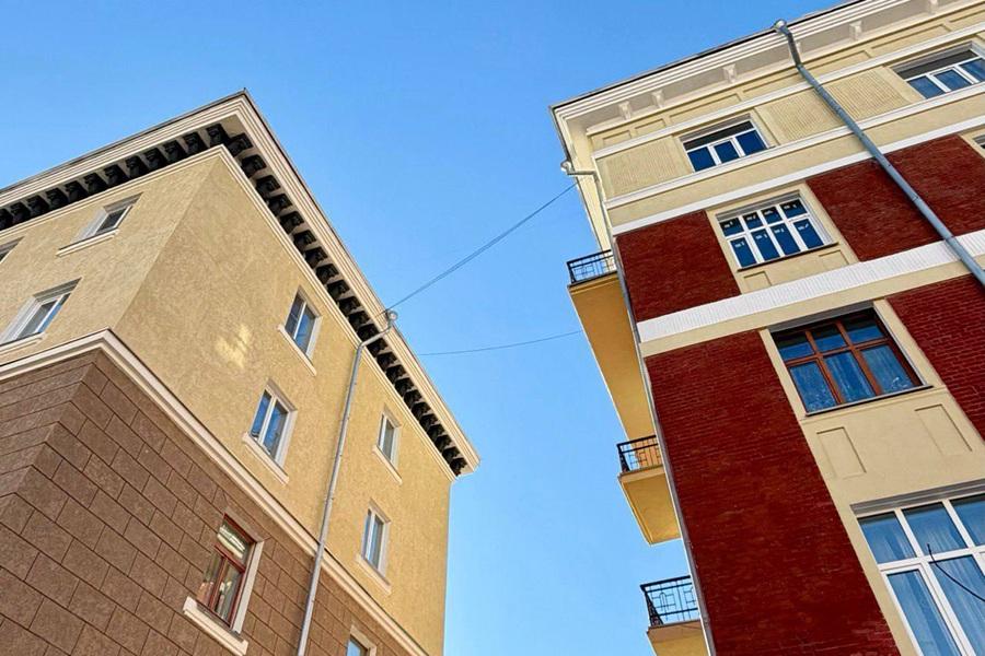 Совместно с Новосибирским отделением Союза архитекторов России разработаны рекомендации по цветовым решениям для обновления общего архитектурного облика города.