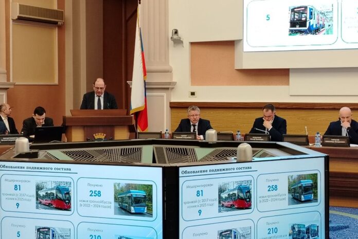 У Новосибирска нет средств для перевода всего транспорта на муниципальный контракт