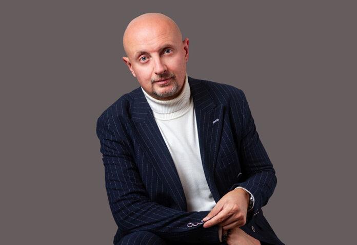 Директор агентства «Взрывной PR», основатель «Фонда поддержки хороших новостей», писатель Роман Масленников