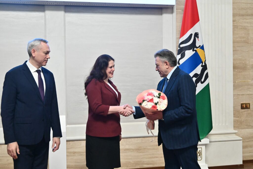 Губернатор наградил многодетных матерей знаком отличия «За материнскую доблесть»