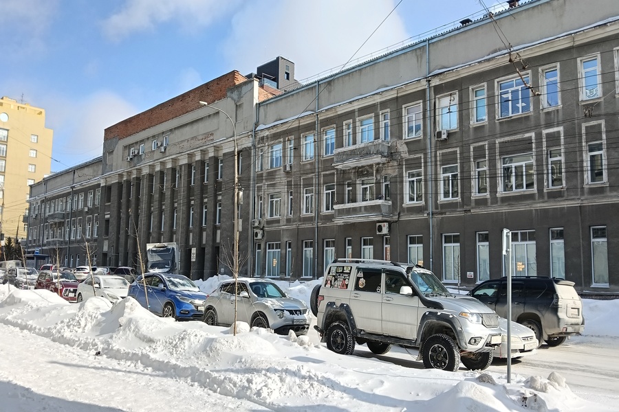 Фасад Новосибирской областной научной библиотеки отремонтируют за 48 млн рублей