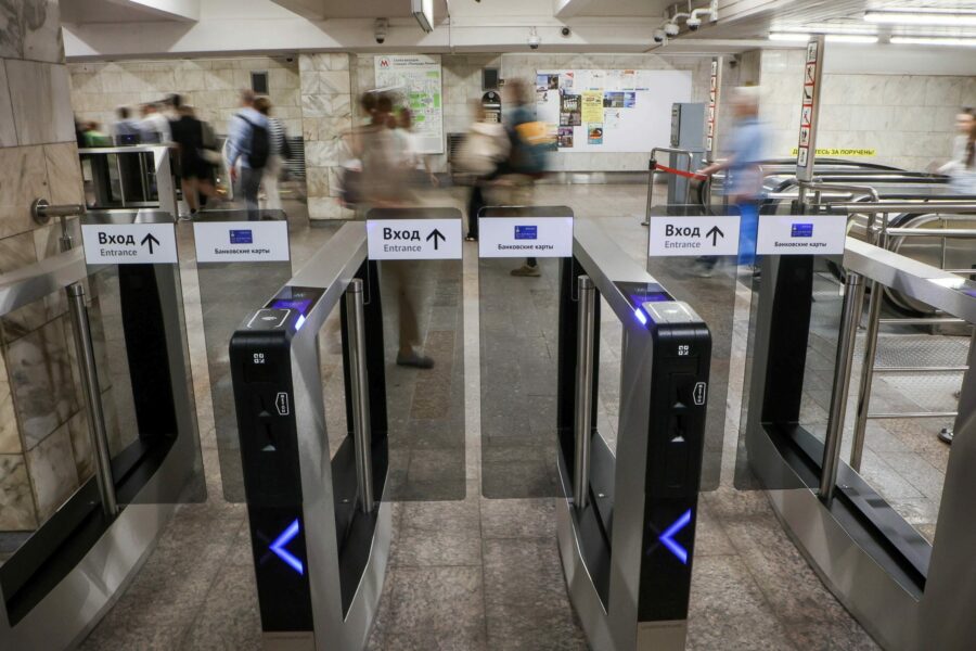 Турникеты в Новосибирском метро